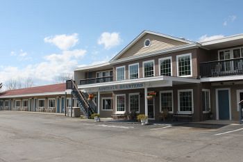 Admirals Ocean Inn Belfast Exterior photo